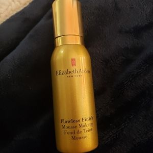 Elizabeth Arden Flawless finish mousse makeup